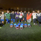 Los componentes de los Valladolid Penguins posan en los campos de San Pedro Regalado.-PABLO REQUEJO