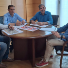 Reunión preparativa de la llegada de la Vuelta a Íscar. / E. PRESS