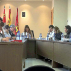 Braña y la bancada del Partido Popular con la alcaldesa al fondo, en un momento del Pleno del martes.-EL MUNDO