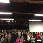 Foto de familia de los asistentes al acto contra la violencia de género, ayer en el centro cultural ‘La Cilla’ de La Seca.-E.M.