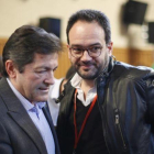 El presidente de la gestora del PSOE, Javier Fernández, y el portavoz en el Congreso, Antonio Hernando, la semana pasada en Madrid.-EFE / PACTO CAMPOS