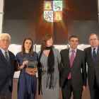 Santiago Martín ‘El Viti’, Raquel Sanz, los padres de Barrio y Juan Vicente Herrera.-J.M. LOSTAU