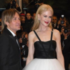 Nicole Kidman posa con Keith Urban en el Festival de Cannes, en mayo del 2017.-
