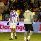 Costa y Asenjo, dos jugadores con pasado en Valladolid y en Madrid.-EL MUNDO