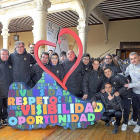 El equipo del Real ValladoliDI en la presentación de la 42ª edición de la Marcha Asprona en el Palacio Real de Valladolid.-ICAL