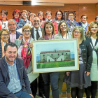 Representantes de Intras junto a Carnero, Marcos, Torres y participantes de la jornada, ayer en Urueña.-EL MUNDO