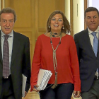 De Santiago-Juárez, Marcos y Carriedo dirigiéndose a la rueda de prensa posterior al Consejo de Gobierno.-ICAL