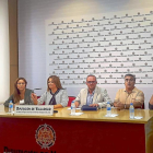 irginia Almanza, Teresa López, Adolfo López, Orlando Aranzana y Begoña de Pedro ayer, en la Diputación.-EL MUNDO