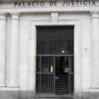 Puerta de juzgados.-EUROPA PRESS
