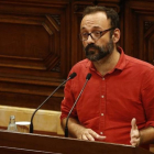 El diputado de la CUP Benet Salellas, en una intervención en el Parlament.-FERRAN NADEU