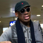 El exjugador de la NBA Dennis Rodman en el aeropuerto de Pekín en el 2013.-ANDY WONG