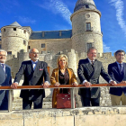 José María Burrieza, Alfredo Alvar, María José Salgueiro, Íñigo Méndez de Vigo y Alberto Plaza ayer, durante su visita al Archivo de Simancas.-EL MUNDO