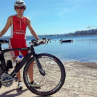 Ruth Varona posa con su bicicleta en Cala Bassa-El Mundo