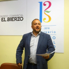 El presidente del Consejo Comarcal, Gerardo Álvarez Courel, durante la presentación de las alegaciones que presentará la Mesa de la Energía del Bierzo al Real Decreto para el cierre de las centrales térmicas.-ICAL