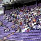 Aspecto de una semidesértica grada de Zorrilla, esta temporada.-P. Requejo