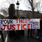Manifestación de apoyo a Théo, el joven que sufrió una brutal agresión en comisaría.-FRANÇOIS MORI / AP