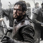 El actor Kit Harington, que encarna a Jon Nieve en 'Juego de tronos', en una escena de acción de la macroproducción de la cadena HBO.-Helen Sloan