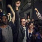 El candidato de Por Cádiz sí se puede, José María González, y la líder de Podemos en Andalucía, Teresa Rodriguez, tras conocer los resultados electorales de la capital gaditana el pasado domingo.-Foto: EFE/ VÍCTOR LÓPEZ