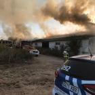 Incendio en la nave agrícola de Laguna de Duero.-EL MUNDO