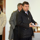 Suárez, Tebas, Nieto (tapado) y Barco, en marzo de 2012.-MONTSE ÁLVAREZ