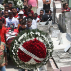 El feretro del joven arquero Christian Esmerio, quien perdió la vida en el incendio en una de las sedes del club Flamengo.-EFE / MARCELO SAYAO