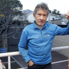 El alpinista nacido en Ávila, Carlos Soria, en su domicilio unos días antes de partir hacia su nuevo viaje, donde intentara coronar dos montañas de ocho mil metros-ICAL