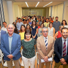 Antonio Gato acompañado  de participantes del programa de estancias en prácticas no laborales.-EL MUNDO