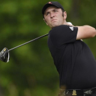 Jon Rahm golpea la bola en uno de los hoyos de Oakmont, durante el Abierto de Estados Unidos-USA TODAY / JOHN DAVID MERCER