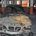 Vehículo incendiado.-ICAL