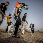 Palestinos heridos protestan en Gaza el pasado día 25.-MOHAMMED SABER (EFE)