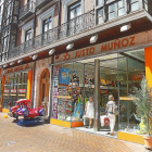 Tienda de Justo Muñoz en la calle Teresa Gil de Valladolid. -J.M. LOSTAU