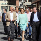 Mª Dolores de Cospedal, acompañada en la calle Santiago por Carnero y Herrera.-ICAL