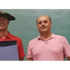 Carlos Baeza Fraile junto a su hijo Carlos Baeza Gozalo. / E. M.