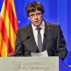 El president Carles Puigdemont, este lunes, en la rueda de prensa que ha ofrecido tras la reunión del Consell Executiu-FERRAN SENDRA