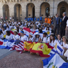 Los expedicionarios de la Ruta BBVA llegan a la ciudad de Ávila donde se suman a la celebración del V centenario de Santa Teresa y son recibidos en el Ayuntamiento de la capital-Ical