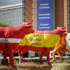 Los agricultores europeos se reúnen en Bruselas ante las instituciones europeas para protestar contra el TTIP y los precios de la leche-ICAL