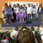 El consejero de Educación, Fernando Rey, junto a los organizadores y los participantes.-ICAL
