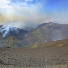 Incendio en la localidad de Bouzas (León).-ICAL