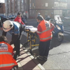 Policía y sanitarios asistiendo a los heridos.-Imagen escogida del Twitter de @PoliciaVLL