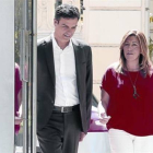 Pedro Sánchez pasea junto a Susana Díaz el pasado 14 de julio, poco después de acceder a la secretaría general del PSOE.-Foto: JUAN MANUEL PTATS