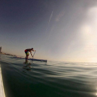 Un paddlesurfero del Molokai SUP Center de Barcelona.-MOLOKAI SUP CENTER DE BARCELONA (ARCHIVO)