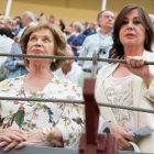 Carmen Franco y su hija, Carmen Martínez-Bordiú, en la plaza de toros de Las Ventas, en el 2015.-CURTO DE LA TORRE