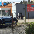 Policías en un supermercado de Trébes ( Francia) por una toma de rehenes-REUTERS