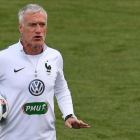 Didier Deschamps, durante un entrenamiento con la selección-AFP / FRANCK FIFE