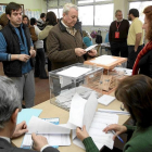 Foto de archivo de una mesa electoral de Valladolid-E. M.