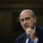 El ministro del Interior, Jorge Fernández Díaz, durante su intervención en la sesión de control al Ejecutivo.-Foto: EFE7 EMILIO NARANJO