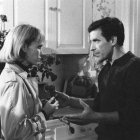 John Cassavetes junto a Mia Farrow en una escena de 'La semilla del diablo'-IMDB
