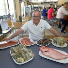 Fernando Arias, dueño del restaurante Villa del Prado abierto desde hace casi cuatro años en un local próximo a las Cortes de Castilla y León y la Agencia Tributaria.-J.M. LOSTAU