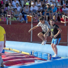 Varios jóvenes participan en el Grand Prix con mini becerras celebrado ayer por la tarde en la Plaza de Toros.-M. Á. Santos