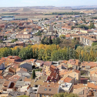 Una partida irá destinada a la a la urbanización de las calles y de la zona de Bodegas Protos.-María Alonso